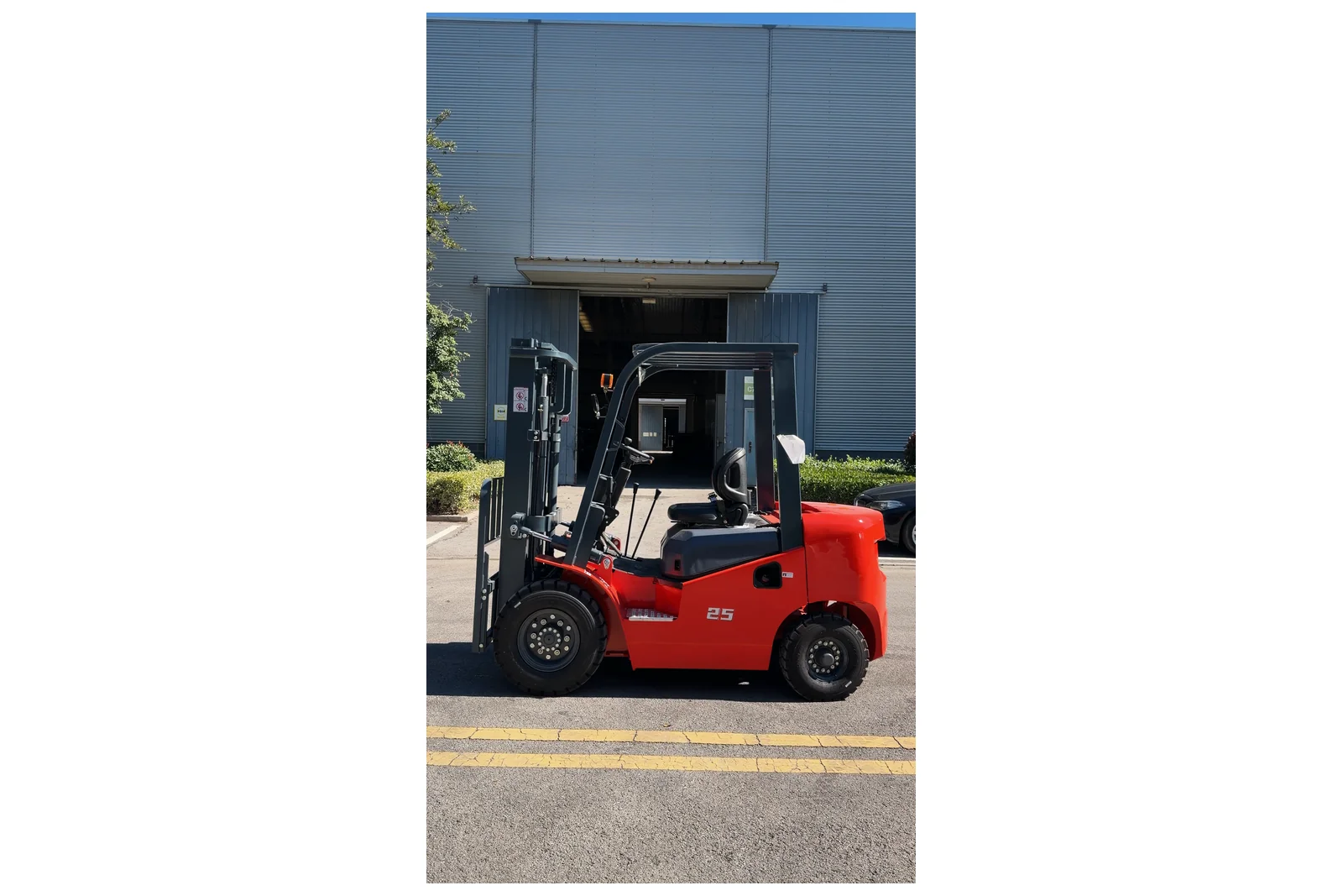 CPC(D)25 2.5 t diesel forklift — detail photograph